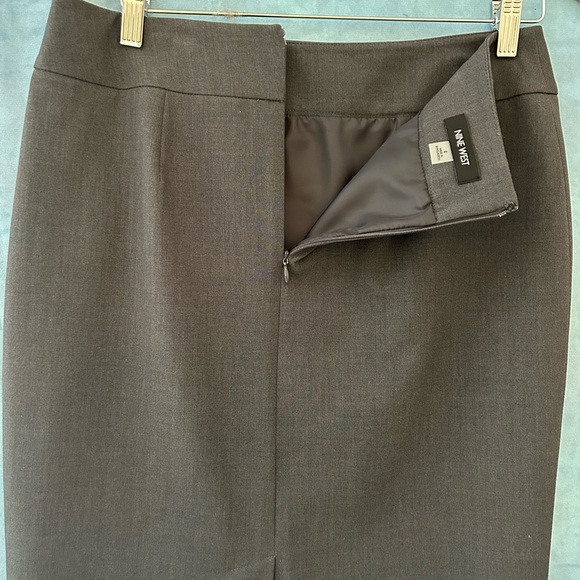 Gray skirt by Nine West - Picture 2 of 2